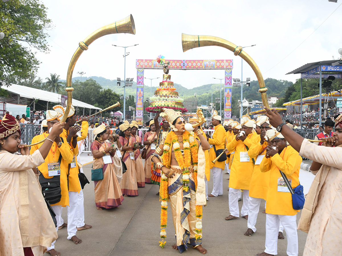 Tirumala_20_20Mohini_20Avatharam_20Brahmotsavam_202024_20Photos_4.jpg 4