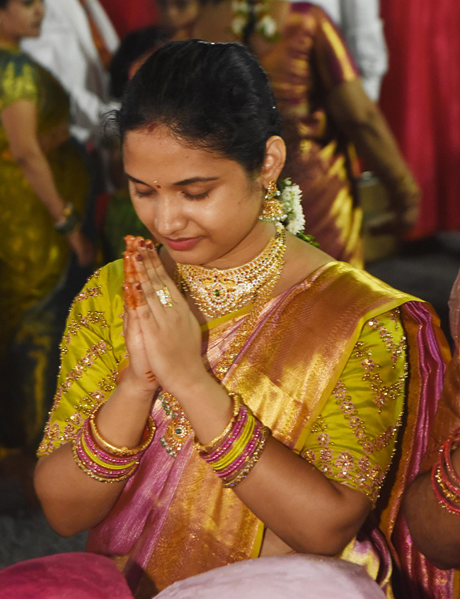 Bathukamma_20Celebrations_20at_20_20Karimnagar_20District__20_2822_29.jpg 22