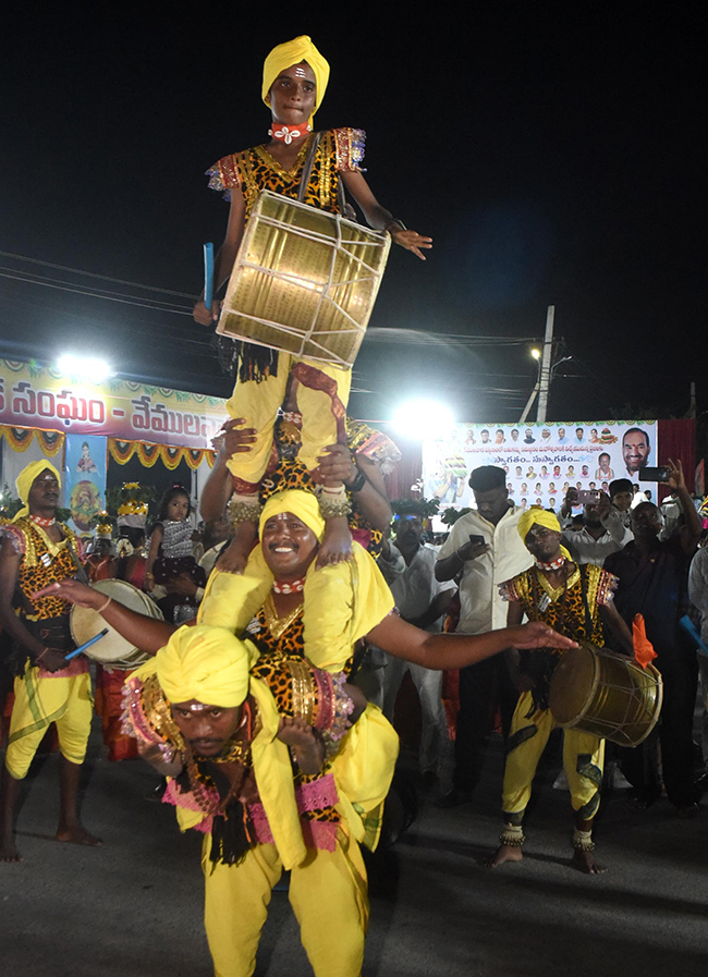 Bathukamma_20Celebrations_20at_20_20Karimnagar_20District__20_2826_29.jpg 26