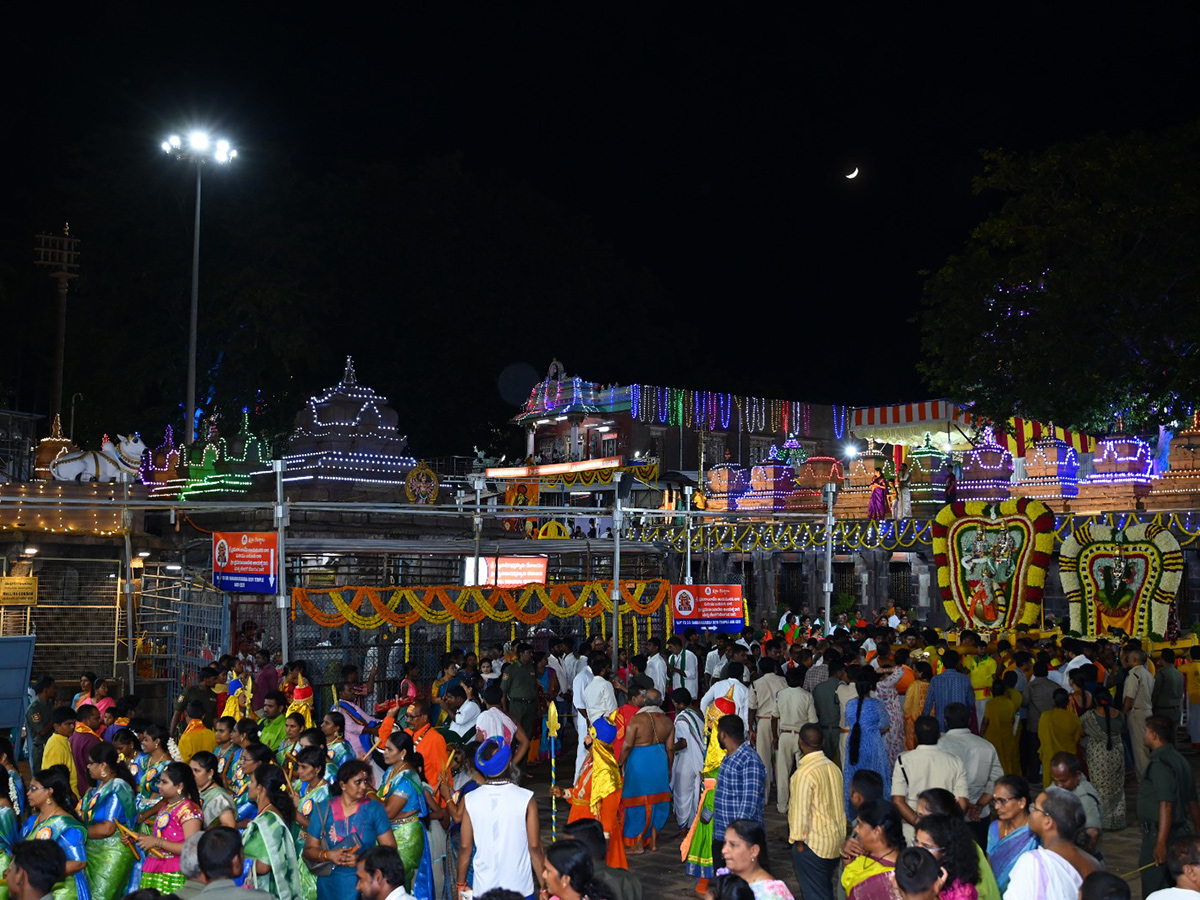 Dussehra_20Navratri_20celebrations_20in_20Srisailam_20Photos_14.jpg 13