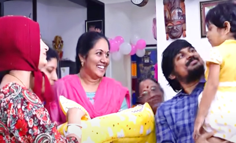 JabarDasth_20Rocking_20Rakesh_20and_20Jordar_20Sujatha_20Grand_20Welcome_20Of_20Baby_20stepped_20Into_20The_20House_20Photos_20_284_29.jpg 3