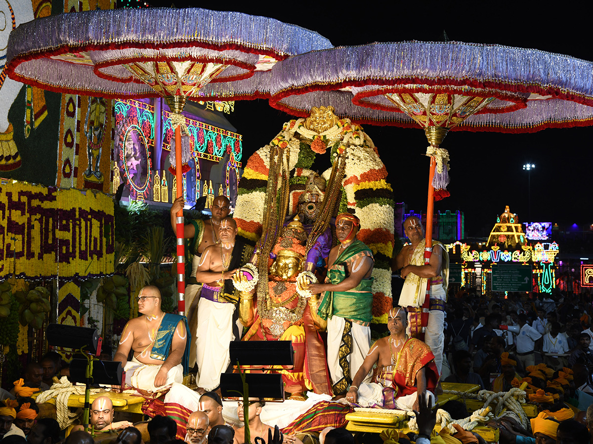 Tirumala_20Srivari_20Pournami_20Garuda_20Seva_202024_20Photos_4.jpg 4