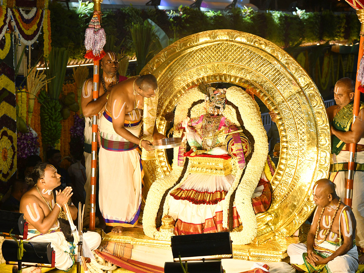 Lord_20Venkateswara_20appears_20on_20Chandraprabha_20Vahanam_20At_20Tirumala_20Salakatla_20Brahmotsavam_202024_20Photos_20_287_29_0.jpg 8