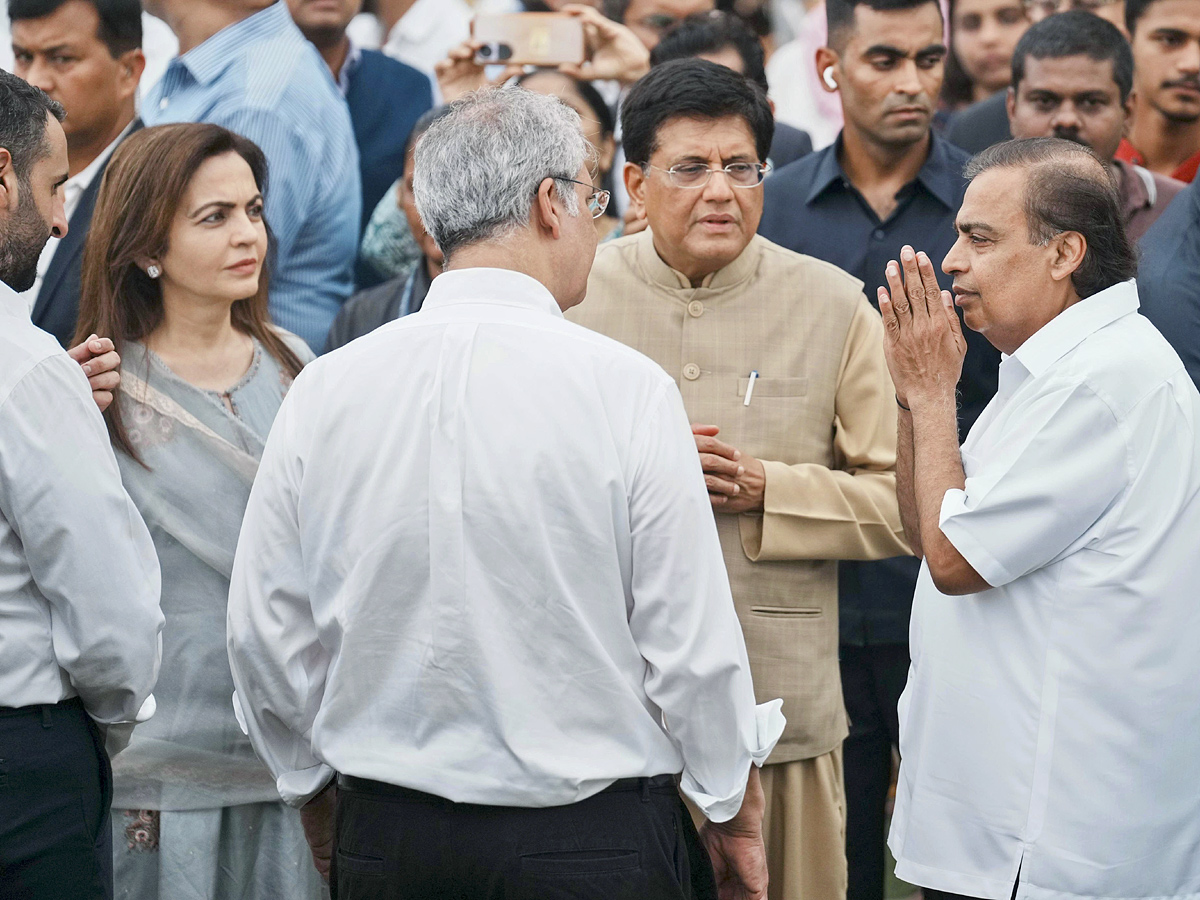 Ratan_20Tata_26_23039_3Bs_20Final_20Journey_20Officials_20Tribute_20At_20NCPA_20Lawns_2CMumbai_20Photos_20_2816_29.jpg 17