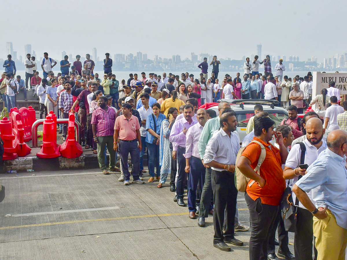 Ratan_20Tata_26_23039_3Bs_20Last_20Rites_20With_20State_20Honours_2C_20Thousands_20Gather_20To_20Pay_20Tributes_20Photos_20_2812_29.jpg 13