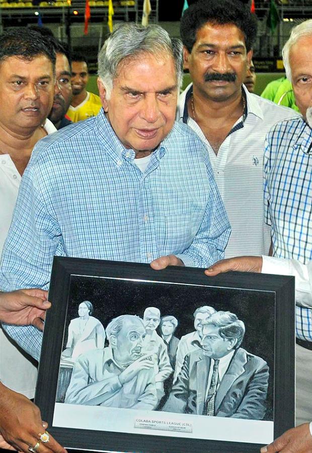 interesting_20facts_20about_20ratan_20tata_20photos20.jpg 22