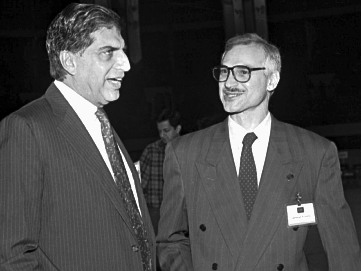 interesting_20facts_20about_20ratan_20tata_20photos_16.jpg 16