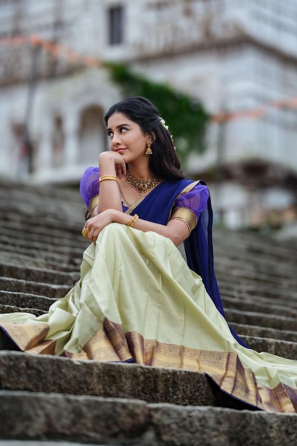 Actress_20Nabha_20Natesh_20Stunning_20Photos_20_282_29.jpg 12