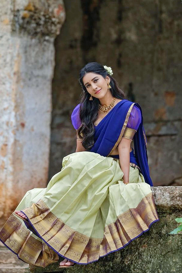Actress_20Nabha_20Natesh_20Stunning_20Photos_20_284_29.jpg 14