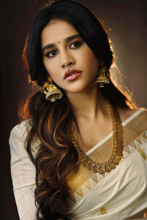 Actress_20Nabha_20Natesh_20Stunning_20Photos_20_289_29.jpg 19