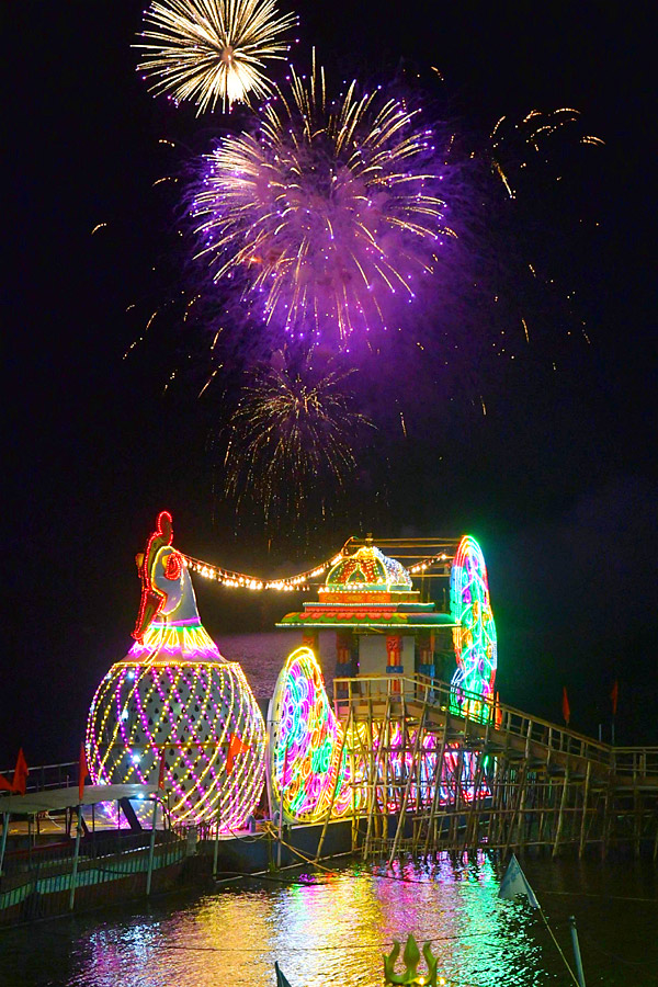 Vijayawada_20kanakadurga_20as_20mahishasuramardini_20on_209th_20day_20of_20Dussehra_20Photos_20_2823_29.jpg 2