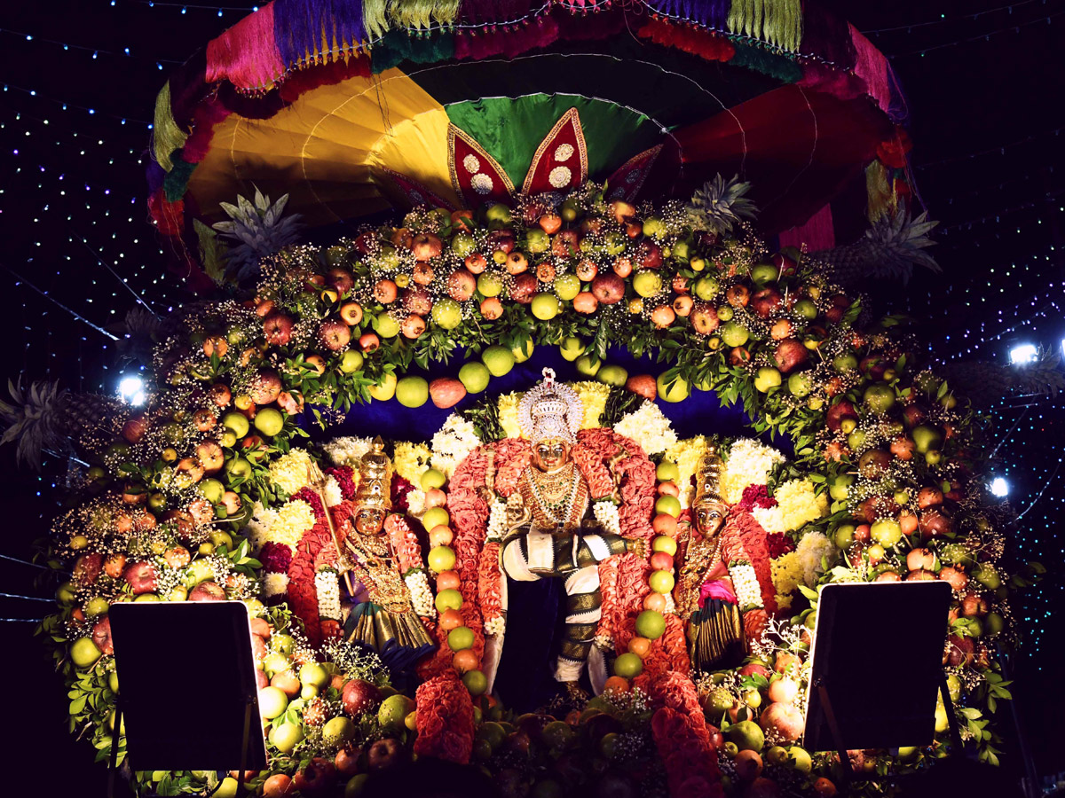 Vijayawada_20kanakadurga_20as_20mahishasuramardini_20on_209th_20day_20of_20Dussehra_20Photos_20_2831_29.jpg 10