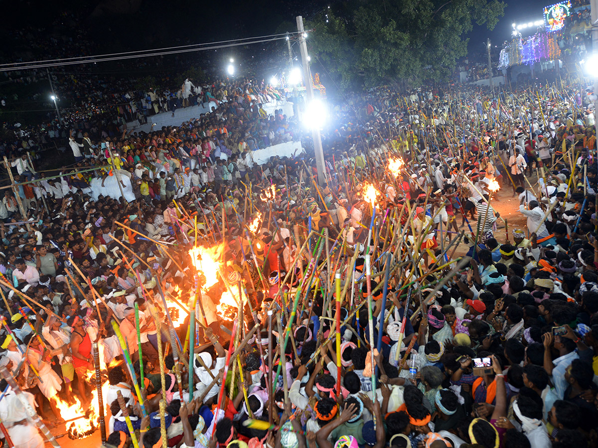 Kurnool_20Distance_20_20Devaragattu_20Bunny_20Festival_202024_20Photos_33.jpg 26