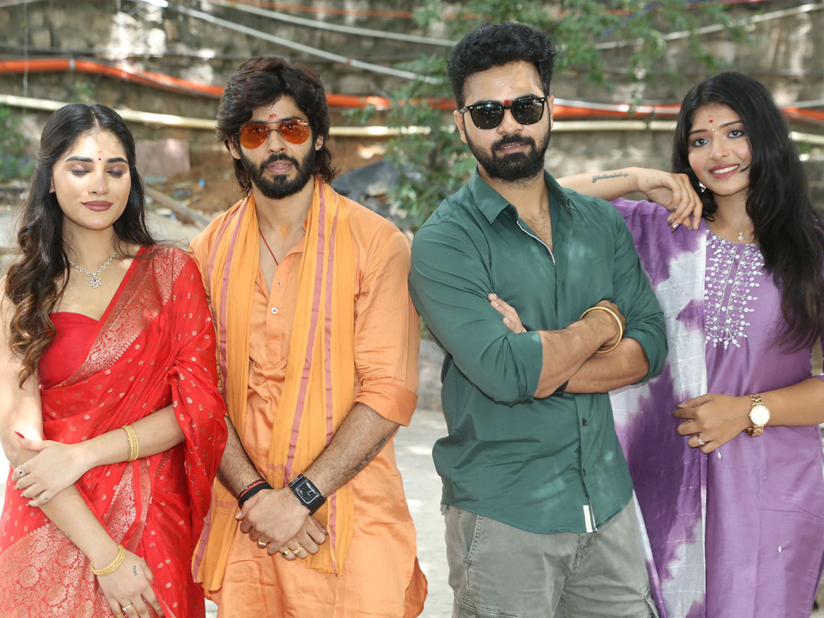 Naa_20Nirikshana_20Movie_20Grand_20Opening_20ceremony_20photos__20_2813_29.jpg 13