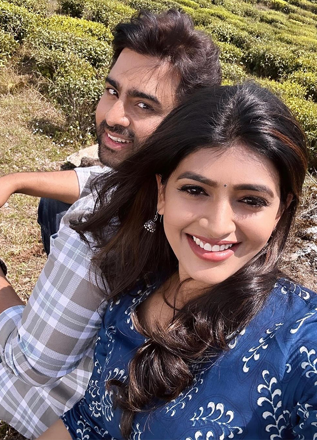 Nara_20Rohith_20is_20getting_20engaged_20to_20Prathinidhi_202_20heroine_20Sireelella__20_2812_29.jpg 12