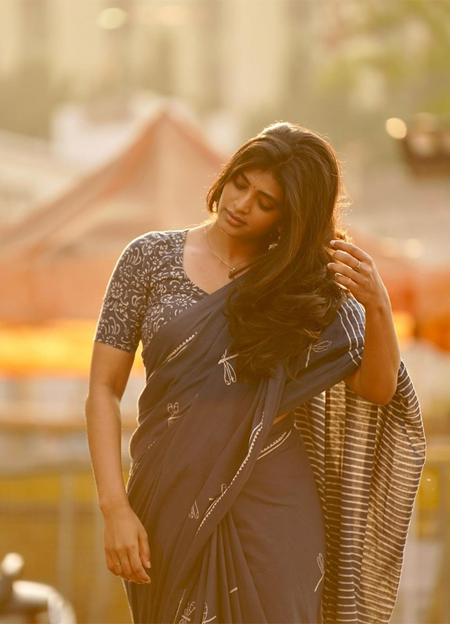 Nara_20Rohith_20is_20getting_20engaged_20to_20Prathinidhi_202_20heroine_20Sireelella__20_285_29.jpg 5