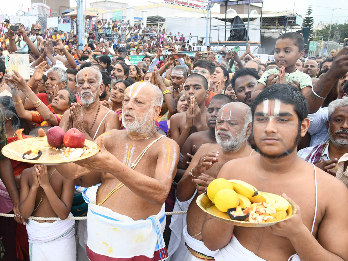 dussehra_20brahmotsavam_20in_20tirumala_20photos__20_285_29.jpg 5