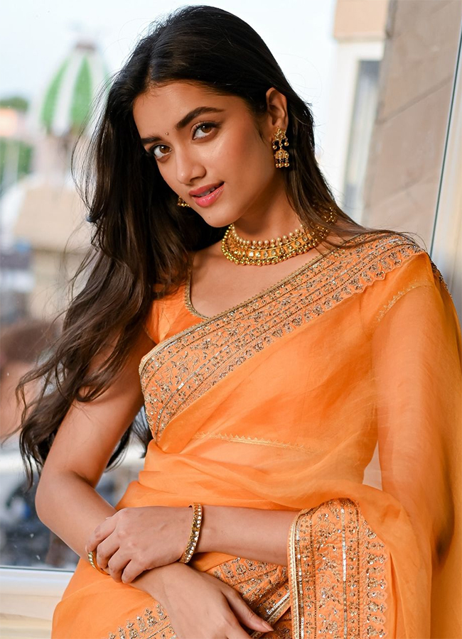 Actress_20Bhagyashri_20Borse_20Dussehra_20Looks_20HD_20Images__20_2813_29.jpg 13