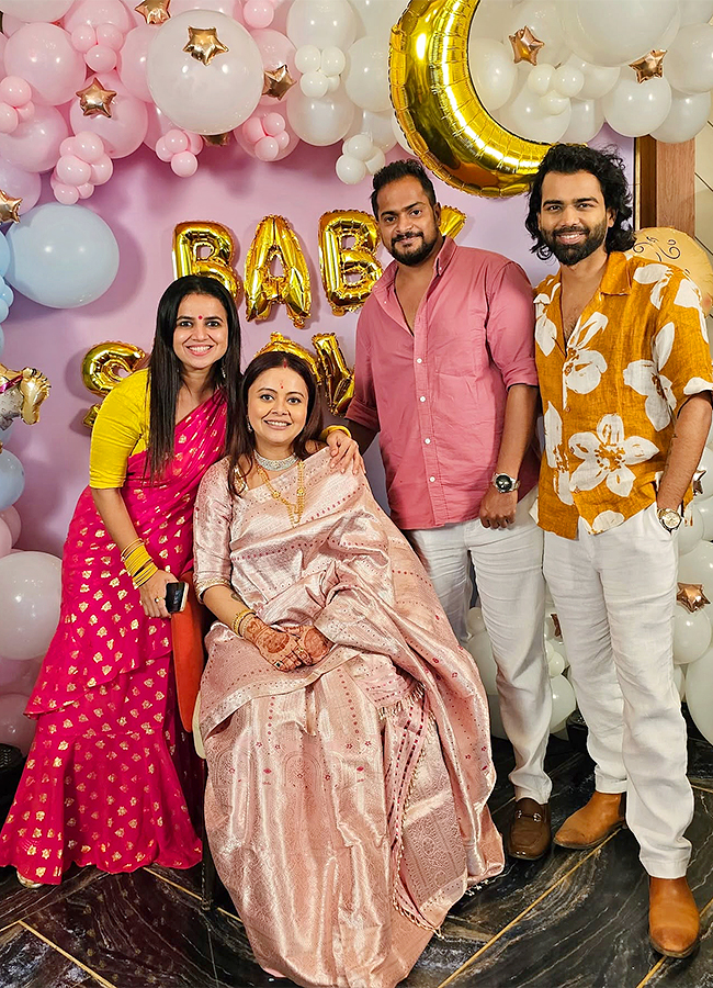 Devoleena_20Bhattacharjee_20baby_20bump_20in_20maternity_20photoshoot__20_2811_29.jpg 11