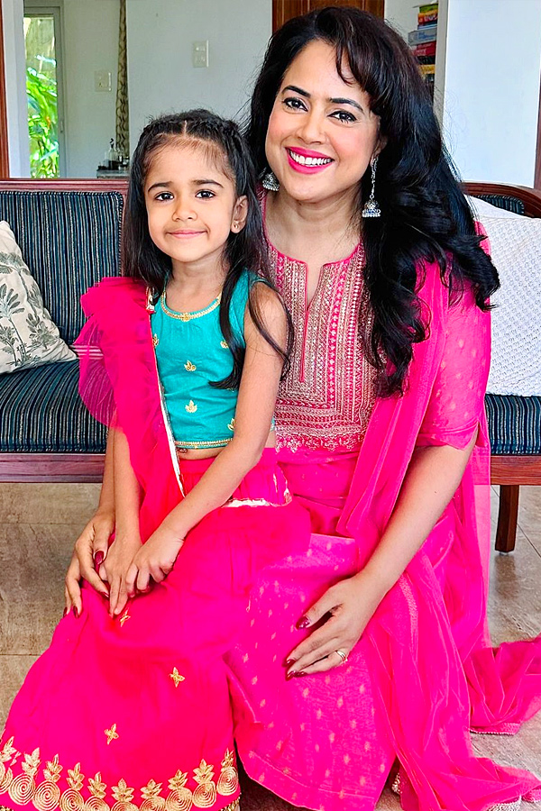 Heroine_20Sameera_20Reddy_20shares_20Family_20Photos_20in_20Social_20Media_20_289_29.jpg 10