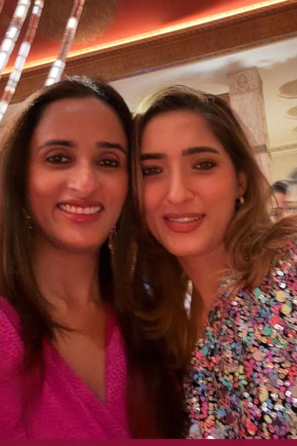 Heroine_20Trisha_20on_20Morocco_20tour_20with_20producer_20Photos_20_2810_29.jpg 11