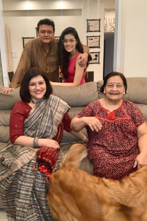 Hiya-Chatterjee-2.jpg 3