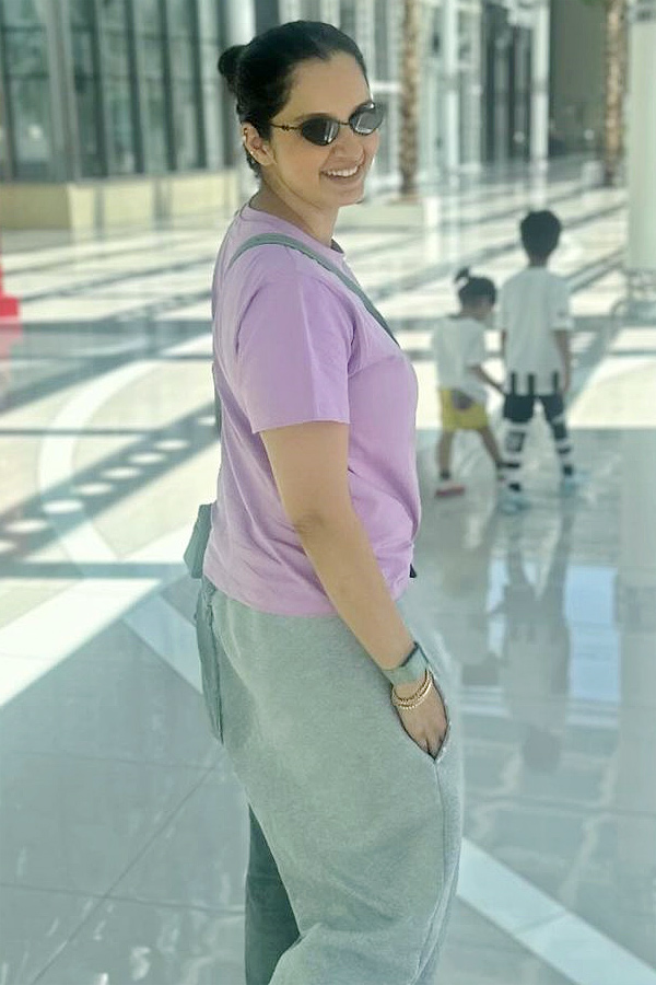 Sania_20Mirza_20cherishes_20precious_20moments_20with_20Best_20friends_20in_20Dubai_20Photos_20_281_29.jpg 2