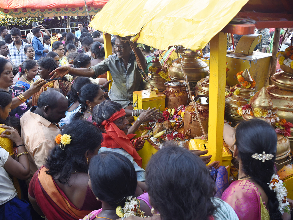 Vizianagaram_20_20Pydithalli_20Ammavari_20Sirimanotsavam_202024_25.jpg 25