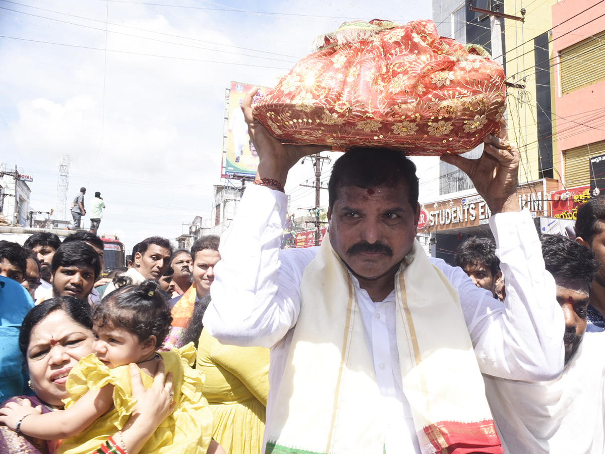 Vizianagaram_20_20Pydithalli_20Ammavari_20Sirimanotsavam_202024_6.jpg 6