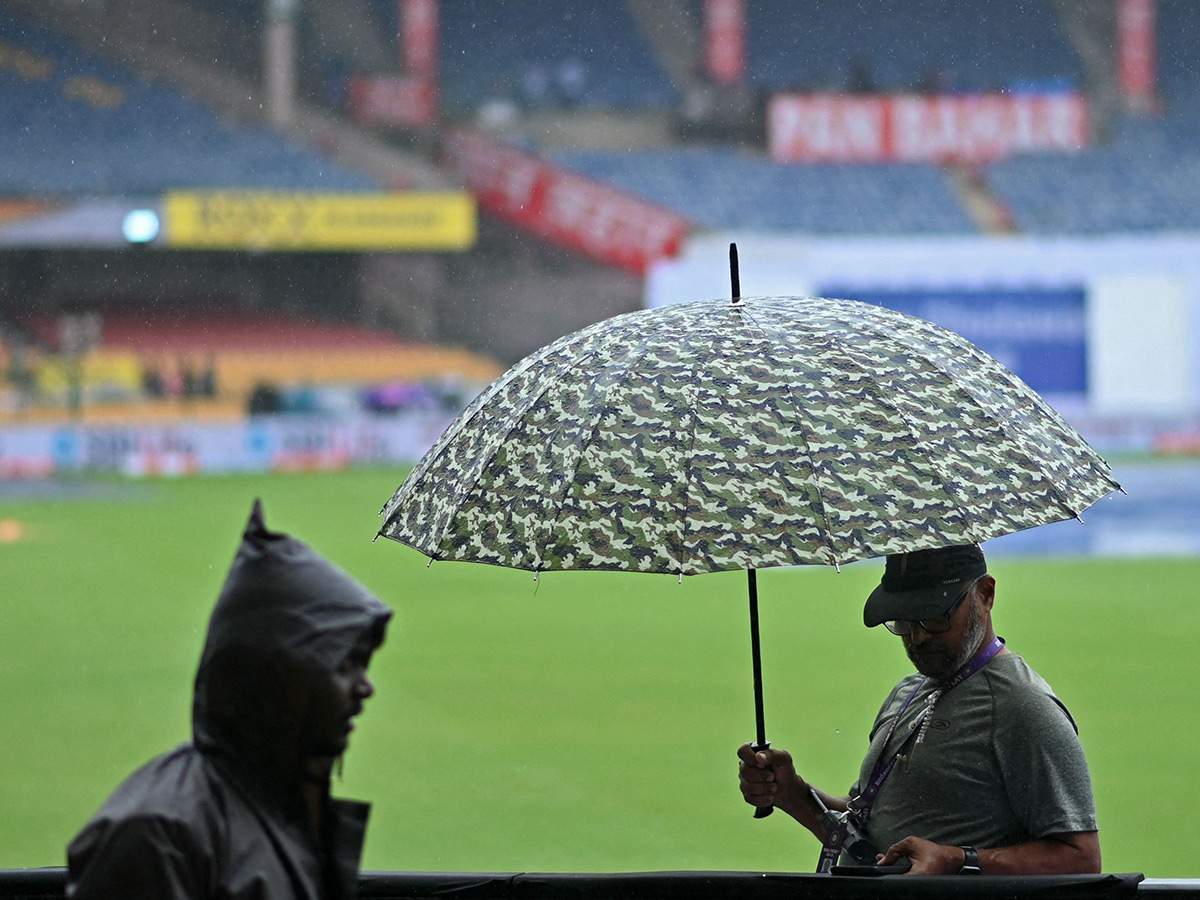 first_20cricket_20test_20match_20between_20India_20and_20New_20Zealand__20_286_29.jpg 6