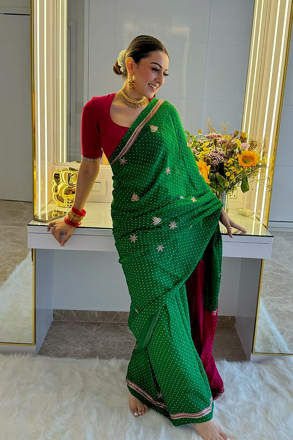 Actress_20Hansika_20Motwani_E2_80_99s_20new_20housewarming_20Ceremony_20Photos_20_283_29.jpg 4