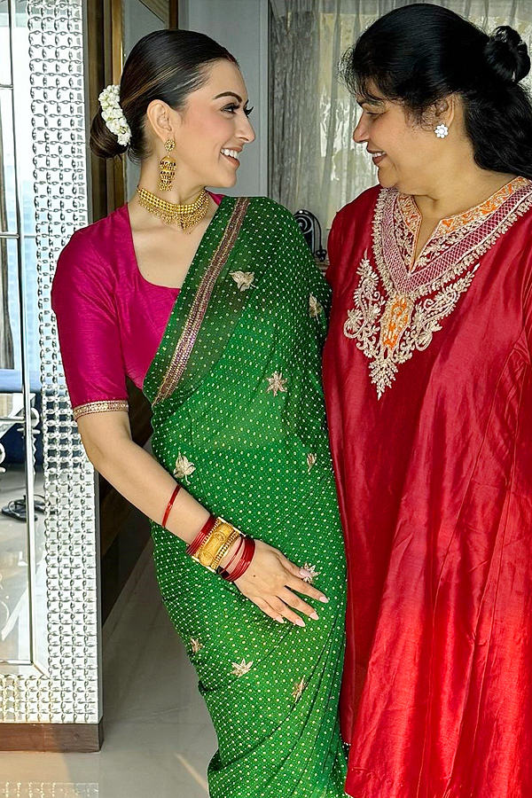Actress_20Hansika_20Motwani_E2_80_99s_20new_20housewarming_20Ceremony_20Photos_20_286_29.jpg 7
