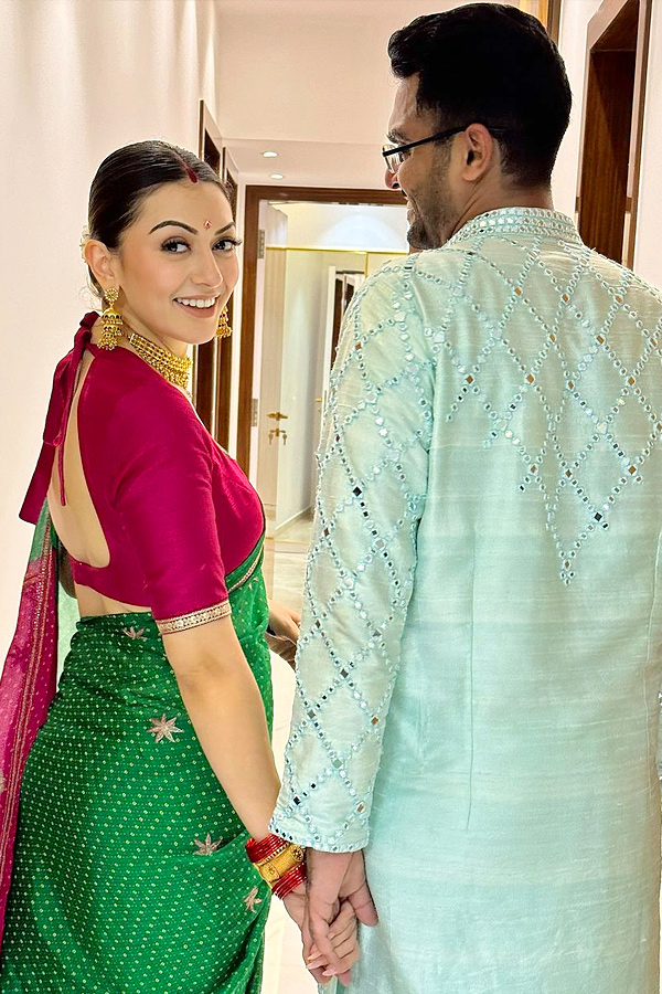 Actress_20Hansika_20Motwani_E2_80_99s_20new_20housewarming_20Ceremony_20Photos_20_287_29.jpg 8