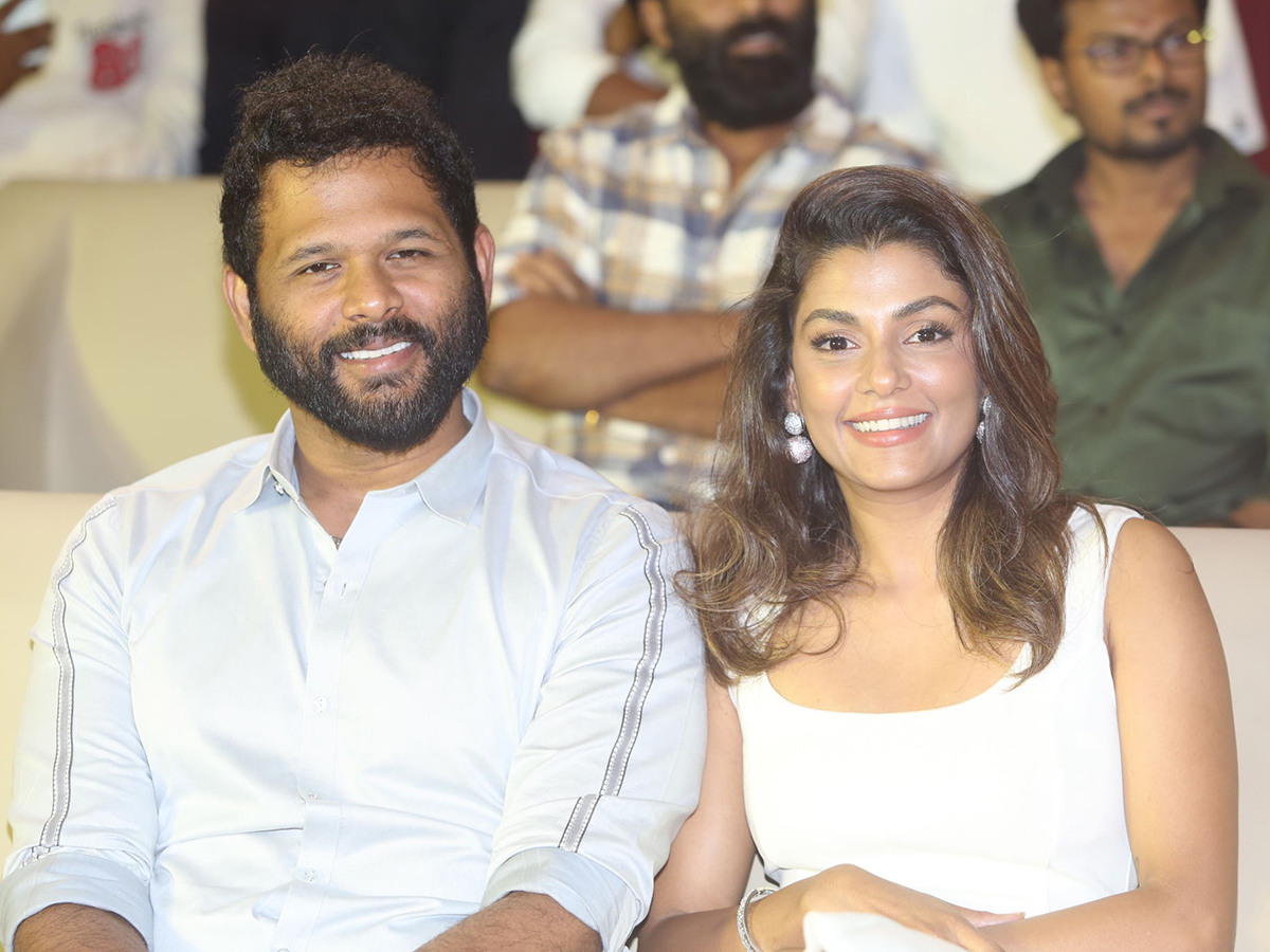 Gopichand_20Viswam_20Movie_20Success_20Meet_20Photos__20_2810_29.jpg 10