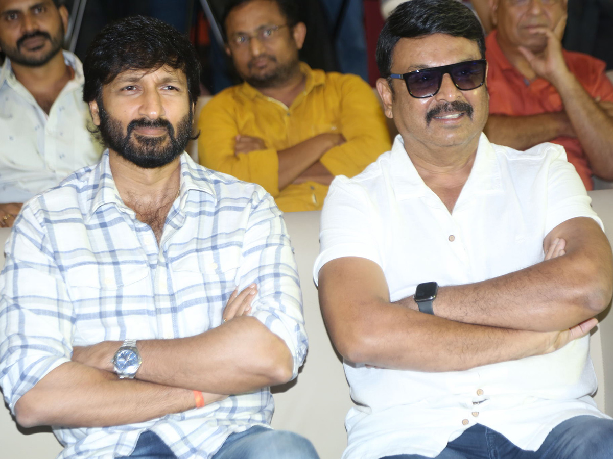 Gopichand_20Viswam_20Movie_20Success_20Meet_20Photos__20_2824_29.jpg 24