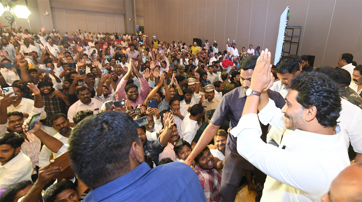 YS_20Jagan_20Attends_20Tanniru_20Nageswara_20Rao_20Daughter_20Marriage_20At_20Jaggaiahpet_7.jpg 7