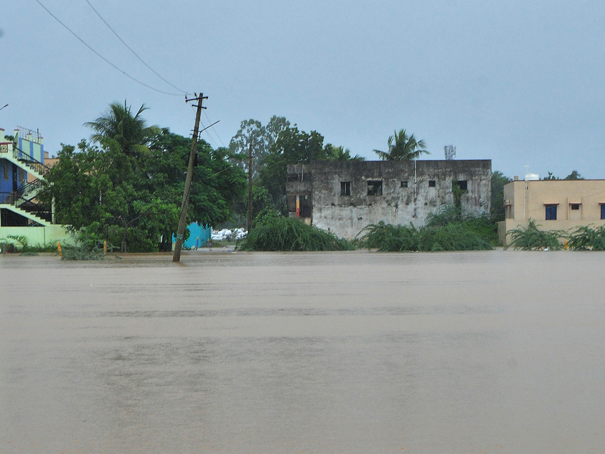 heavy_20rains_20in_20andhra_20pradesh_20today_20photos__20_2828_29.jpg 28