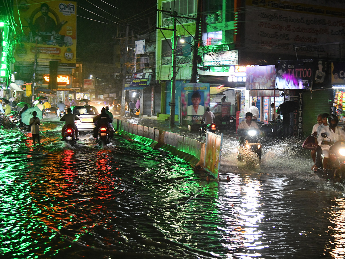 heavy_20rains_20in_20andhra_20pradesh_20today_20photos__20_285_29.jpg 5
