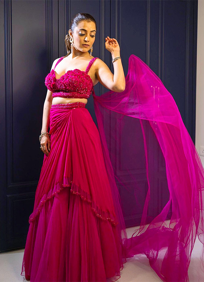 Actress_20Nisha_20Agarwal_20Birthday_20Special_20Photos_20HD_3.jpg 3