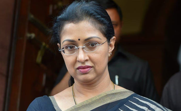 GAUTHAMI.jpg