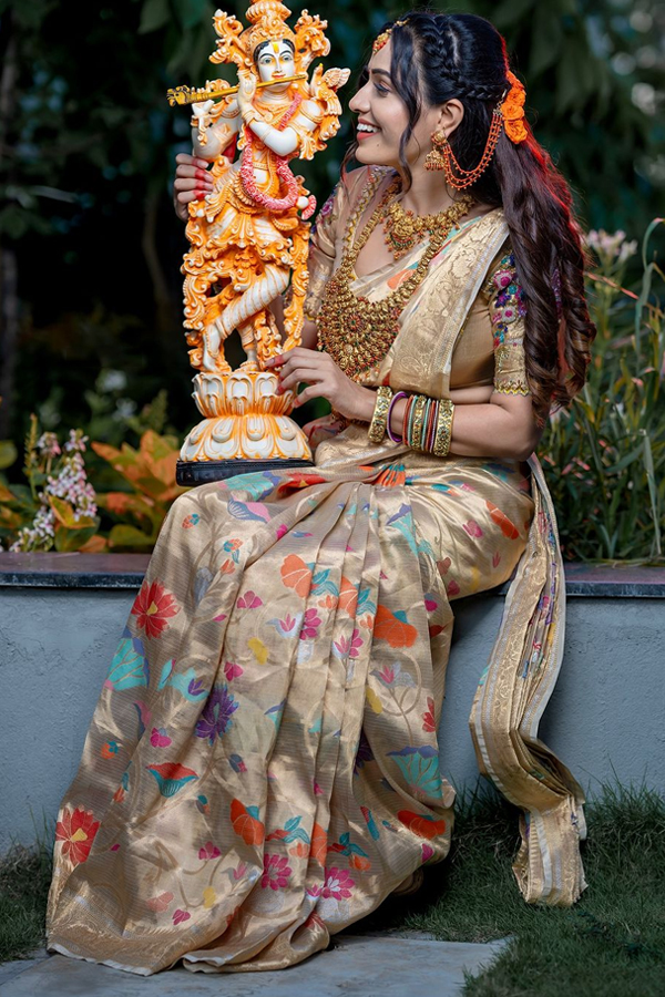 Shobha-Shetty-10_0.jpg 11