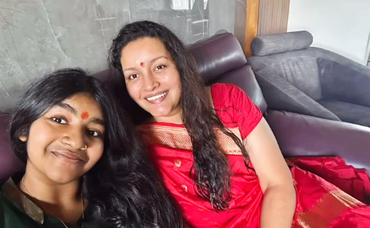 Renu_20Desai_20performes_20Ganapathi_20chandi_20homam_20With_20Son_20Akira_20Photos_20Goes_20Viral_20in_20Social_20Media_20_289_29.jpg 10