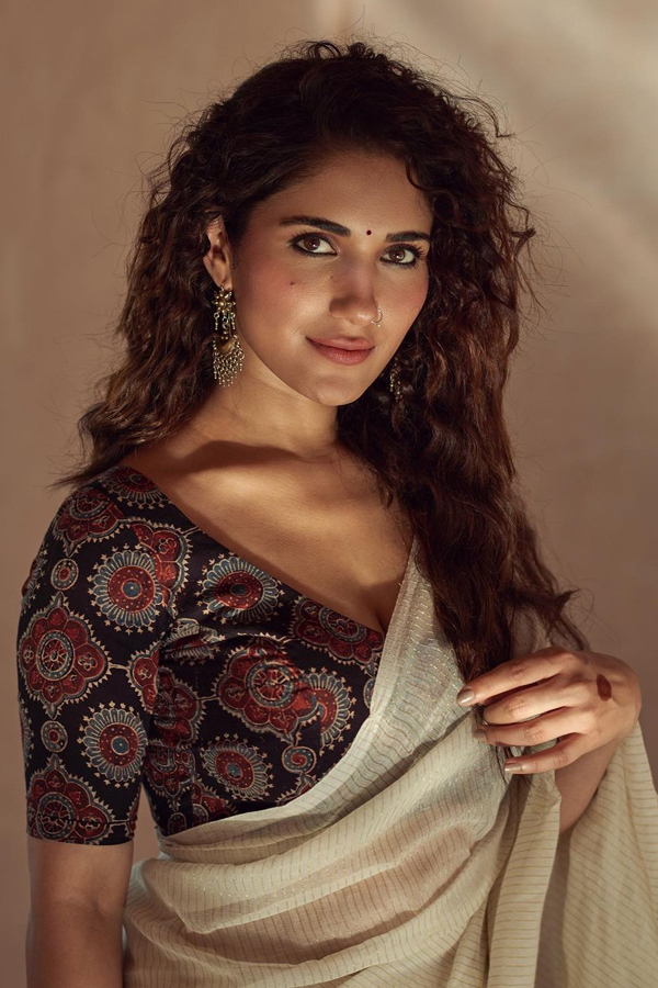 Ruhani-Sharma-19.jpg 20