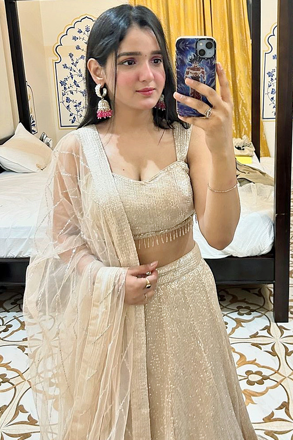 Trending_20On_20Social_20Media_20ABout_20Riya_20From_20Mathu_20Vadalara_202_20Movie_20Photos_20_20_281_29.jpg 2