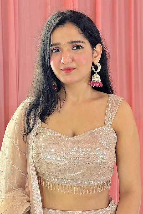 Trending_20On_20Social_20Media_20ABout_20Riya_20From_20Mathu_20Vadalara_202_20Movie_20Photos_20_20_282_29.jpg 3