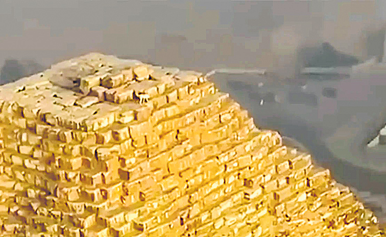 DOG-SEEN-ATOP-A-PYRAMID.jpg