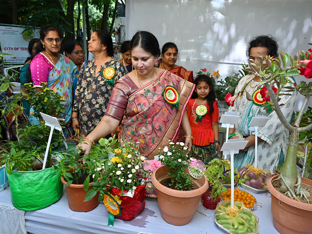 Free_20Entry_20For_20Praja_20Sambaralu_20in_20KBR_20Park__20_2810_29.jpg 10