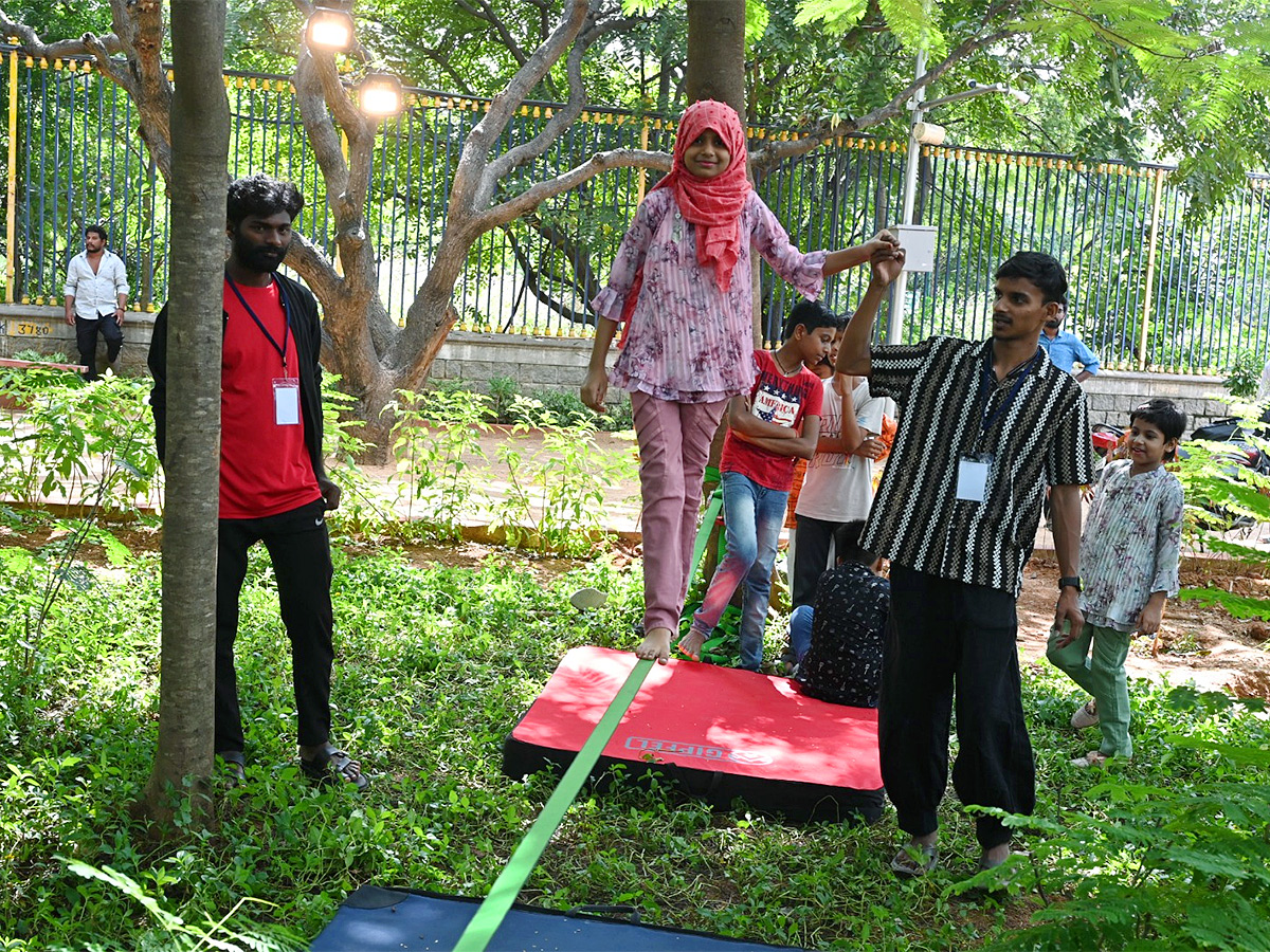 Free_20Entry_20For_20Praja_20Sambaralu_20in_20KBR_20Park__20_2831_29.jpg 31