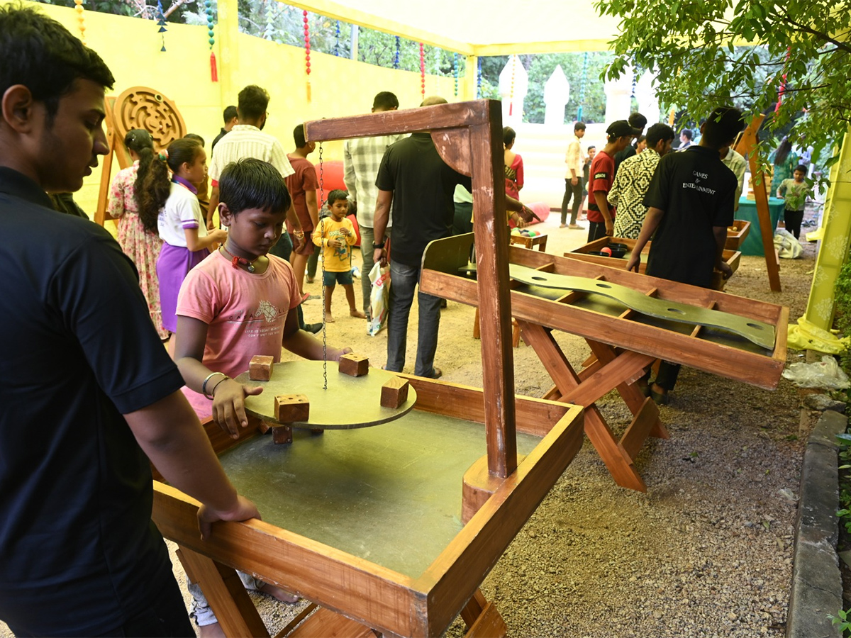 Free_20Entry_20For_20Praja_20Sambaralu_20in_20KBR_20Park__20_284_29.jpg 4