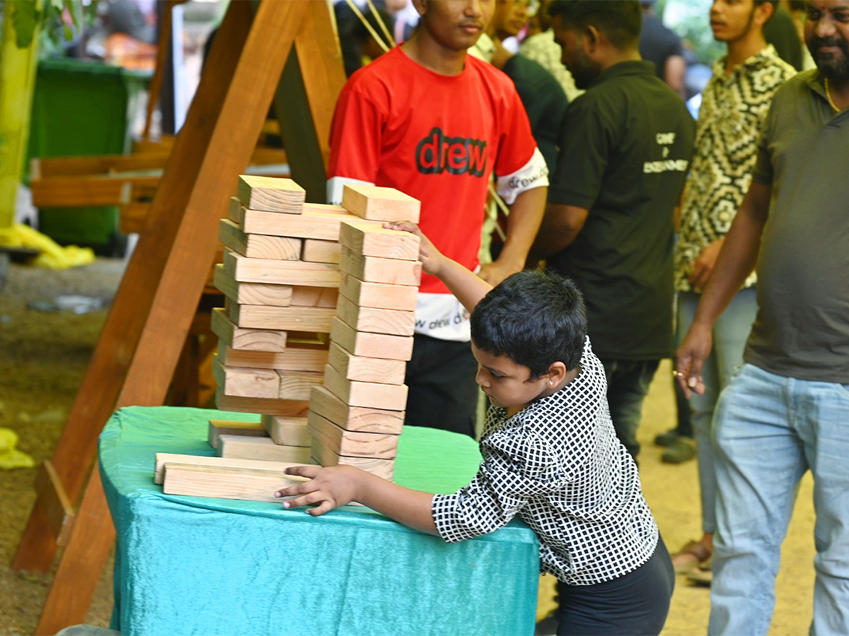 Free_20Entry_20For_20Praja_20Sambaralu_20in_20KBR_20Park__20_289_29.jpg 9